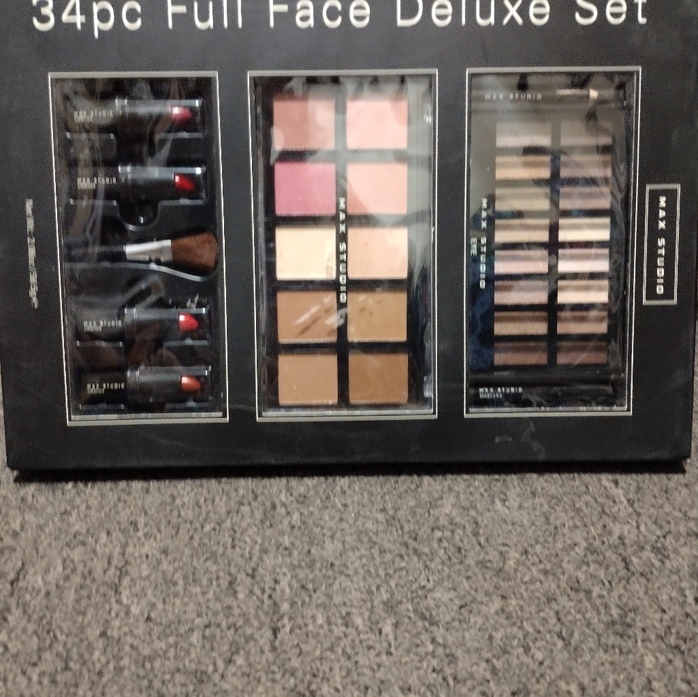 MAX Studio 34PC  Full Face Deluxe Set